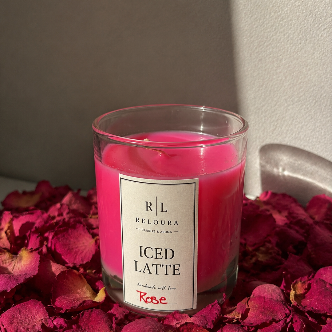 RELOURA Iced Latte Rose Candle – detail view